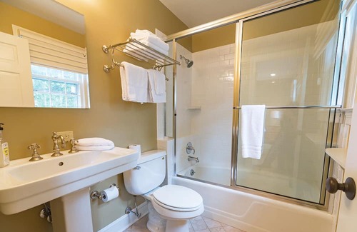 Lewis Mountain House | Cameron House Ext. Stay - Close to UVA!