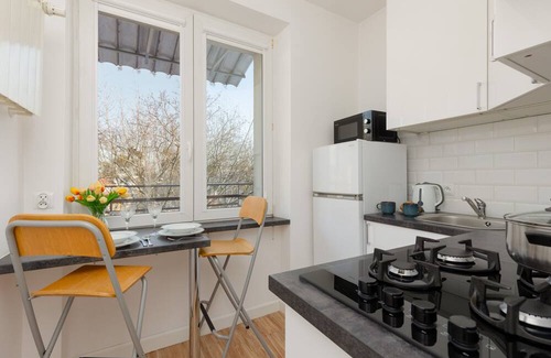 Muranow Apartment | Bright Studio With Balcony by Renters