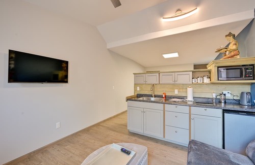 Crestone Apartment | Central Crestone Studio, 2 Mi to Hiking Trails!