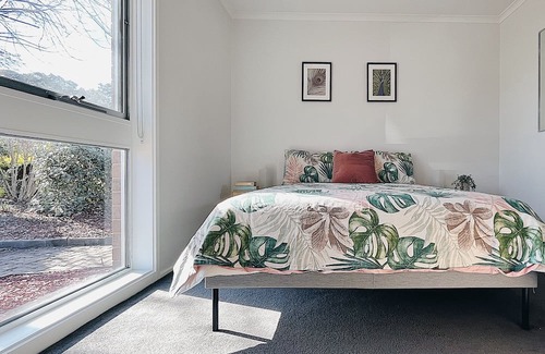 Kaleen House | Stylish, Comfy Family Home & Pet Friendly with Large Garden