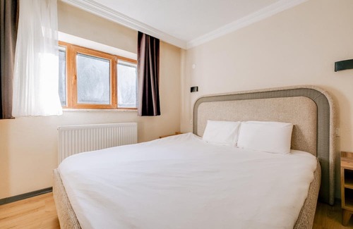 Tosya House | Idyllic Retreat in Lakeside Complex in Dipsiz Lake