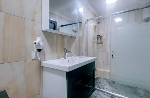 Tosya House | Idyllic Retreat in Lakeside Complex in Dipsiz Lake