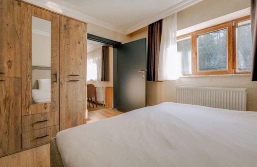 Tosya House | Idyllic Retreat in Lakeside Complex in Dipsiz Lake