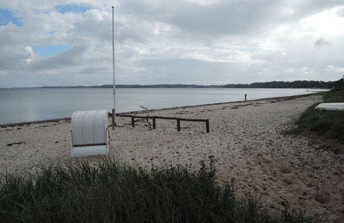 Drei Apartment | Ruhige Ferienwohnung Direkt - 1 min - am Schönen Flachen Sandstrand