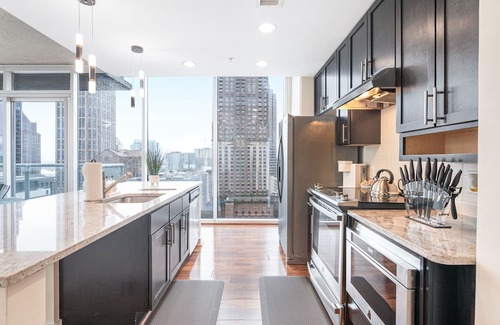 Midtown Apartment | Skyline Views! Modern Luxe 2BR 2BA Free Parking