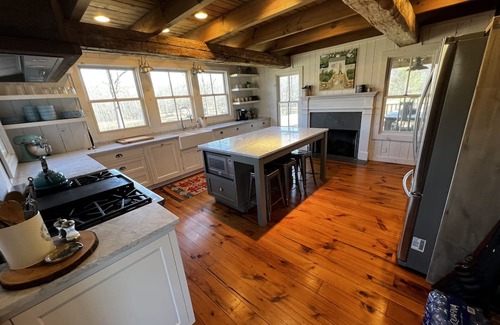 Rising Fawn Cabin | Nick's Place- cabin with pond, fireplaces, fire pit, and ping pong table!