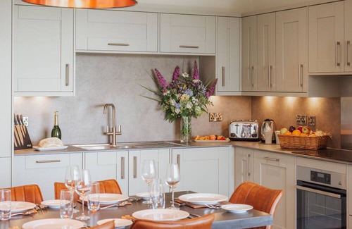 Chittlehamholt Cottage | The Mole Resort sleeps 4 guests in 2 bedrooms