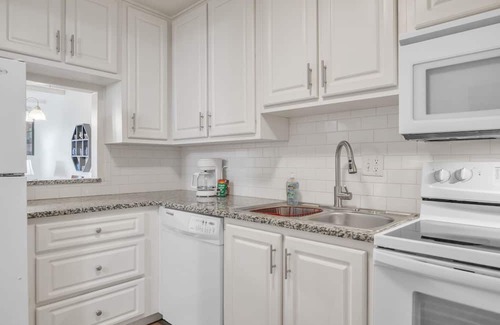 Eustis Apartment | Charming 1BR Apt in Eustis! by RedAwning