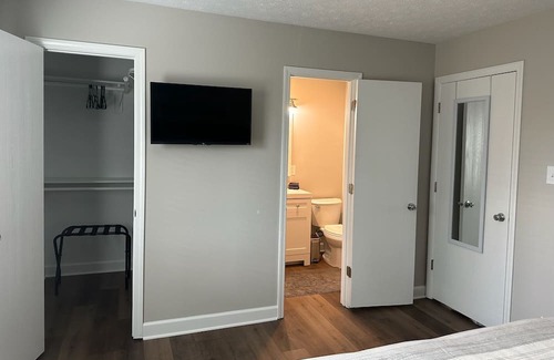 Westfield House | 4BR/2bath