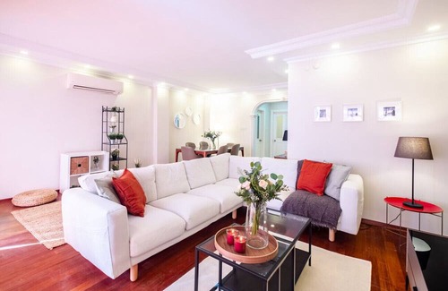 Moda Apartment | Chic Flat with Balcony near Moda Shore