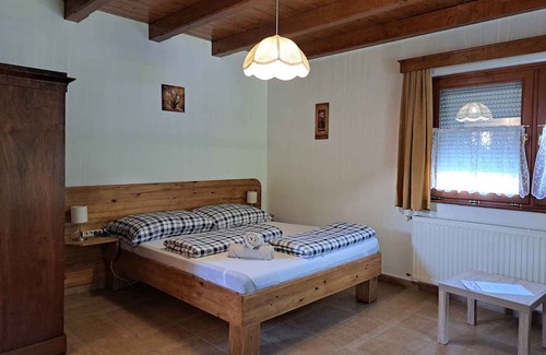 Tiszafured House | Holiday home with outdoor pool and WiFi