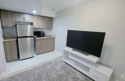 Brampton Apartment | Beautiful unique basement apartment. Quick Access to Greater Toronto Area GTA.