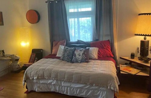 Central Oklahoma City House | Sparrow gallery House in walkable arts district!