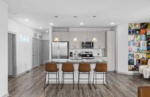 Metrocenter - North Rhodes Park Apartment | Spacious 2BR - 9min to Broadway!