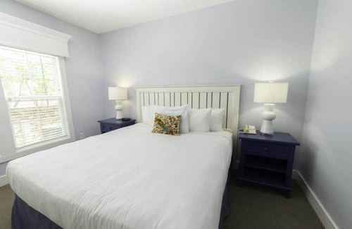 Lackey Cottage | Availability for all Kings Creek Spinnaker properties, Kings Mill CC Cottages.