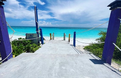 Jimmy Hill Apartment | Palm Tree Suite at Exuma Palms Resort
