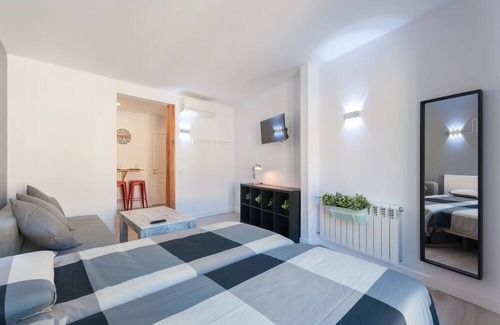 Barrio de La Latina Apartment | **Studio Centre-La Latina-Sol-WiFi, A/C**