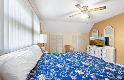 Seven Devils House | Mountain View, Pool Table, Deck, Game Room, Wet Bar