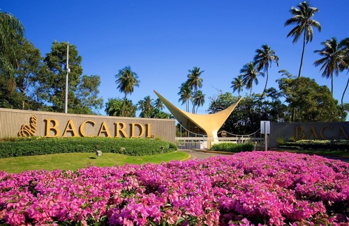 Catano Apartment | Studio With Pool Steps Away From San Juan Bay