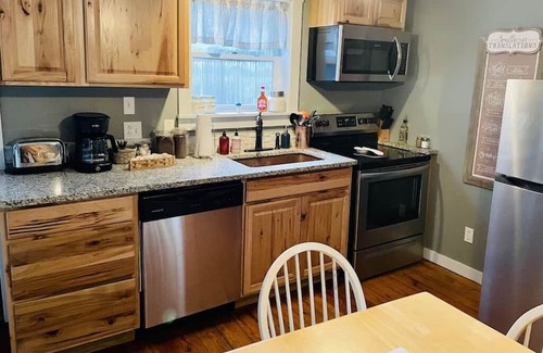 Maysville Cabin | Del's Cabin - Lazy Getaways