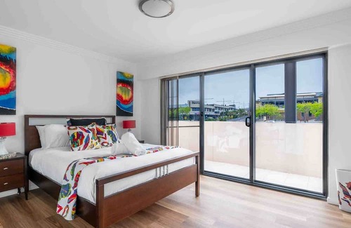 Shellharbour City Centre Apartment | Mountain Waves - in the heart of shellharbour