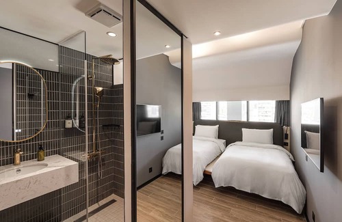 Zhongzheng Hotel | Hanns Summer