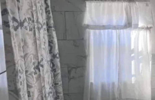 Weequahic House | Private Room in Newark5