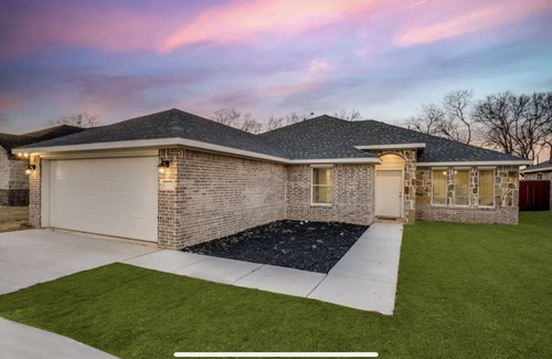 Grand Prairie House | Perfect for families Mins Away from AT&T Stadium, Globe life Field , and 6 Flags