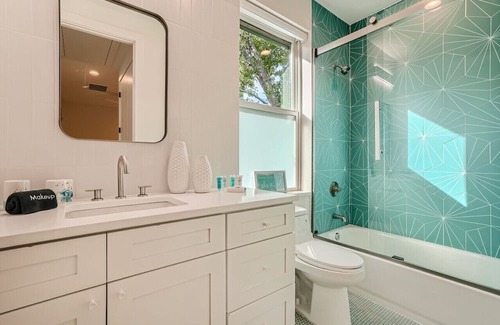 South Manchaca House | Custom New Build Central Austin Home Mins to DT