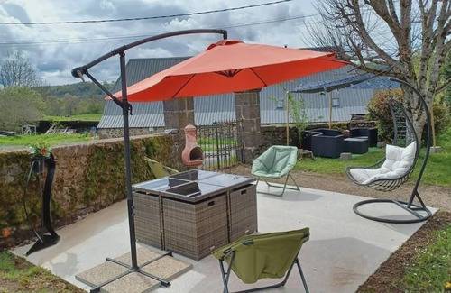 Brommat House | House in Carladez with private sauna