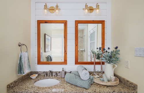 Upper Blandford House | The Nest at Deep Cove