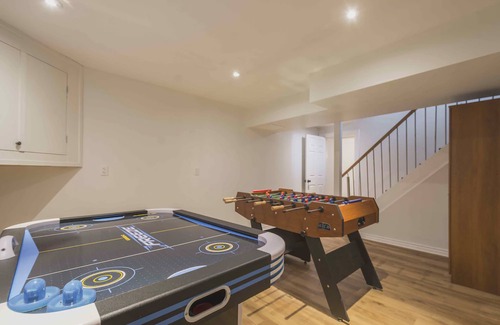Adolphustown House | Waterfront Newly Renovated: The Glenora House - Jul/Aug - 1 wk minimum stay