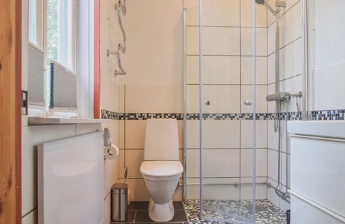 Asarum House | Cozy Home In Asarum With Wifi