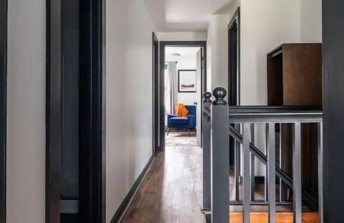 Austerlitz House | Renovated 4 BR 3 BA Barn; 30 mins to Hudson, 15 mins to the Berkshires!