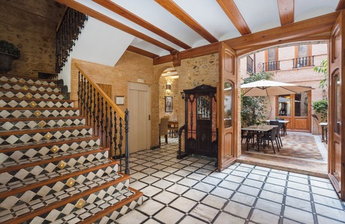 Villalonga House | Inn 'Suite Junior' with Private Terrace, Wi-Fi and Air Conditioning