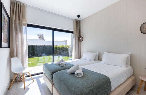 Sagres House | Villa Drop In with private pool and garden in Sagres