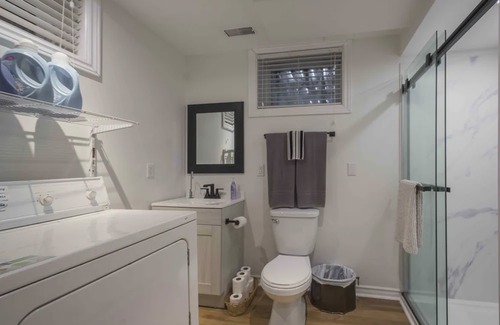 Adolphustown House | Waterfront Newly Renovated: The Glenora House - Jul/Aug - 1 wk minimum stay