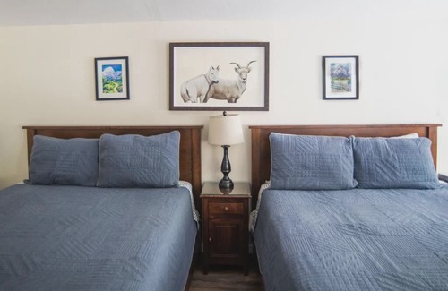 Independence Hotel | Mt Williamson Motel and Basecamp