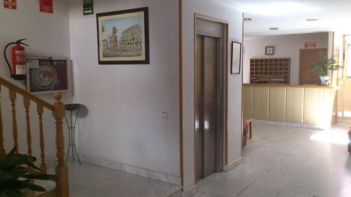 Mostoles House | Hostal Juanito