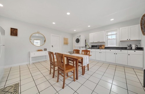 Allston Apartment | 5BR 2BTH Bright & Spacious Apt in Brighton