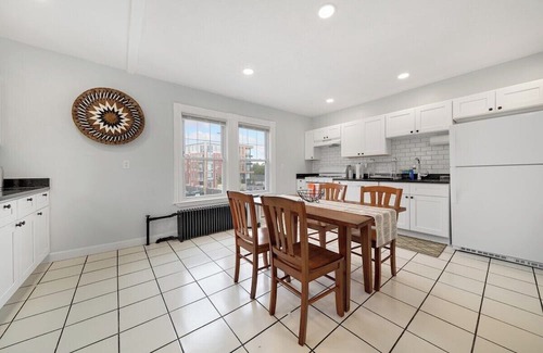 Allston Apartment | 5BR 2BTH Bright & Spacious Apt in Brighton