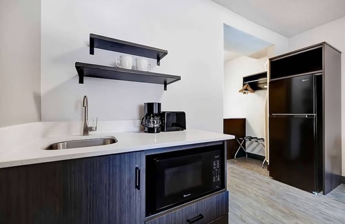 Rock Springs House | Ideal Mix of Comfort and Value! 3 Units with Free Parking, Pets are Allowed