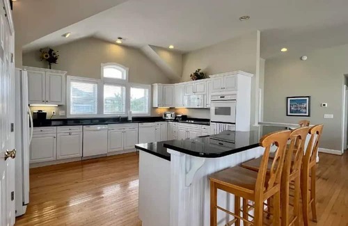 Ocean Sands House | Taste of Paradise in OBX!