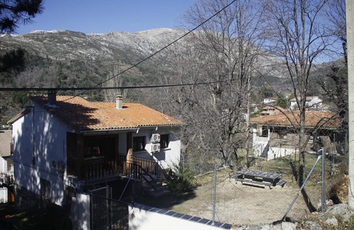 Cuevas del Valle House | Rural House 'Rural Las Pegueras' with Mountain View, Wi-Fi and Air Conditioning
