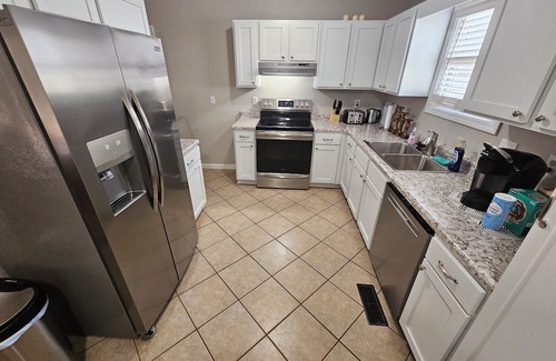 Paducah House | Clean, quiet & comfortable, 3 bed 2 bath pet friendly Paducah home near winery.