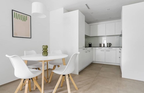 Center Apartment | Blueground | Gewerbeschule, balcony, nr ETH
