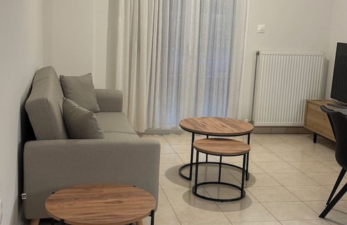Larissa Apartment | Domus Philippi–Spacious Stay the Heart of Larisa, Perfect for Families & Friends