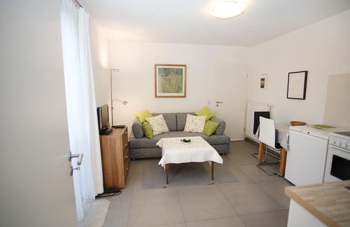 Wiesenbronn Apartment | "im Schiller" - Holiday Apartment in the Vineyards