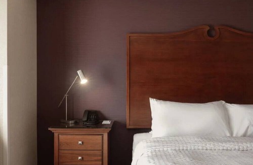 Parker Hotel | Parker Stay | 1 Unit | Central Mainstreet Location