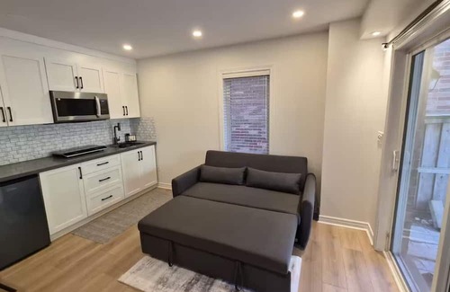Churchill Meadows House | Fully furnished 1-bedroom suite Ground level unit, detached home with patio door